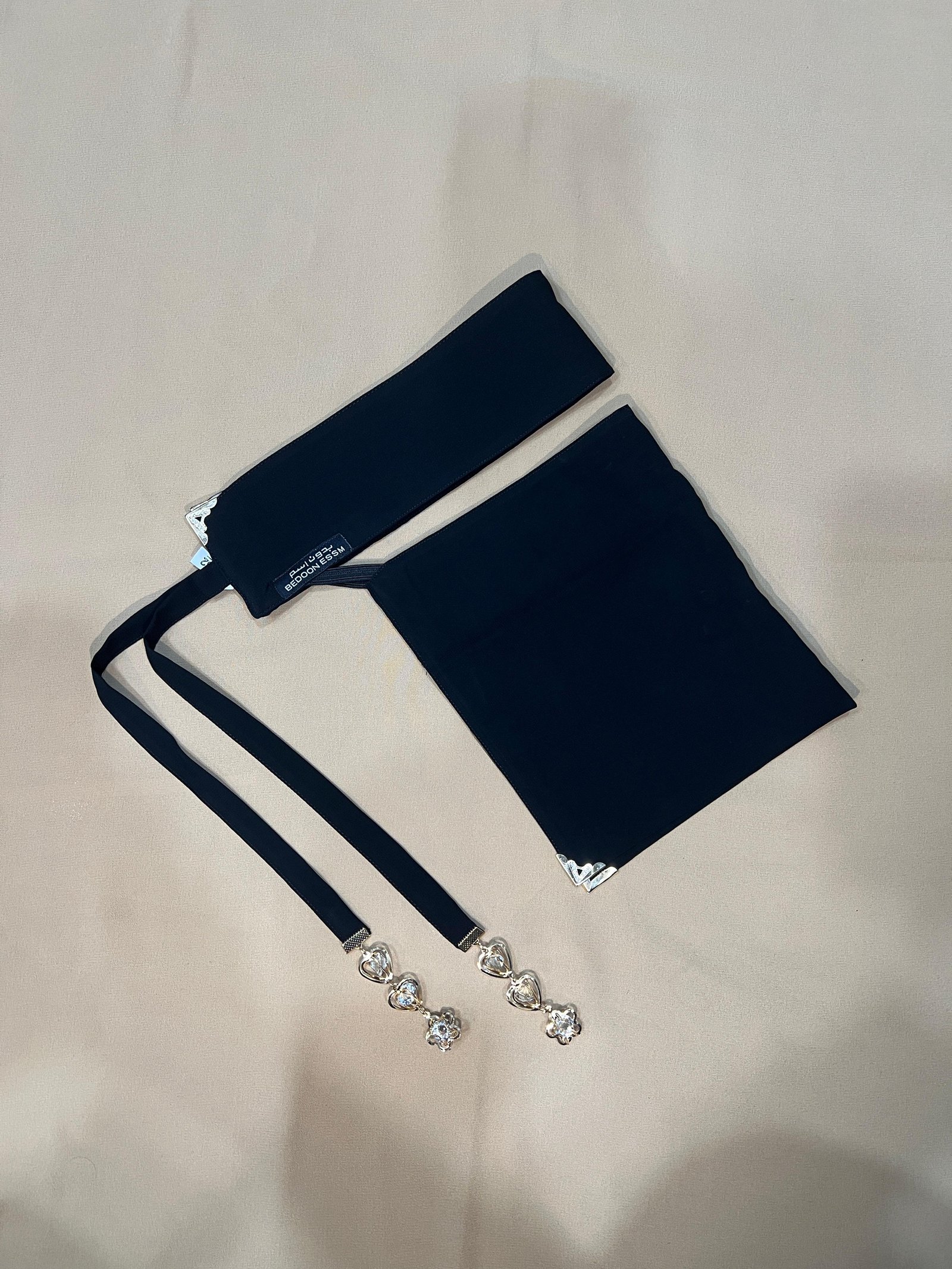 Dori Latkan With 4 Clips 7 x 12